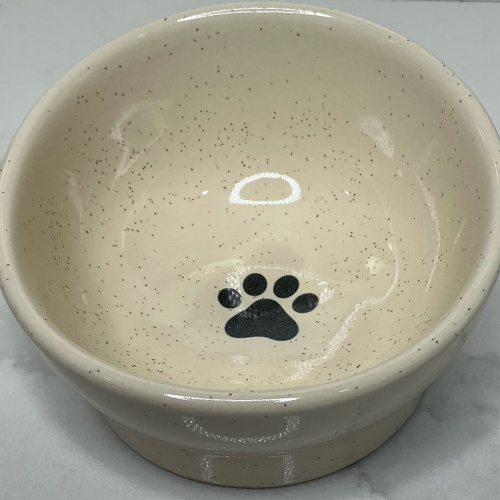 Fido’s Pet Bowls Elevated Beige Dog Cat Food/Water Bowls 1 Cup Capacity Paws New
